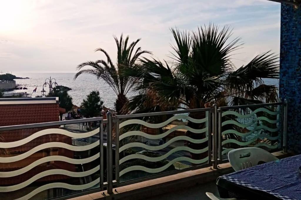 Ferienwohnung Casa Flora A Due Passi Dal Mare Giovinazzo Exterior foto